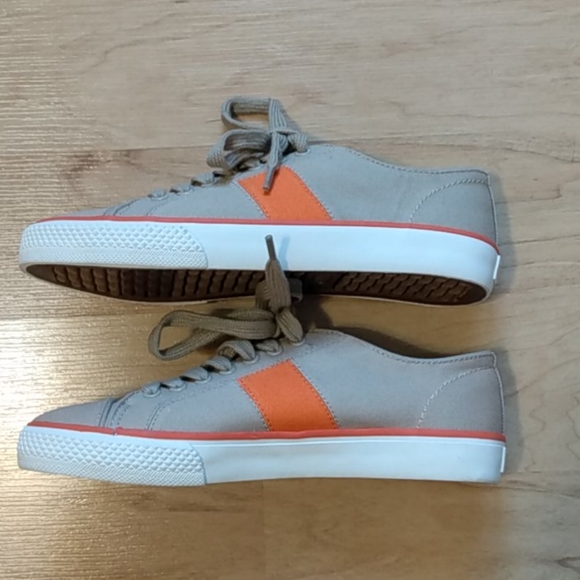 NWOT CHAPS Canvas Tan / Orange Sneakers 6.5 - Picture 3 of 7